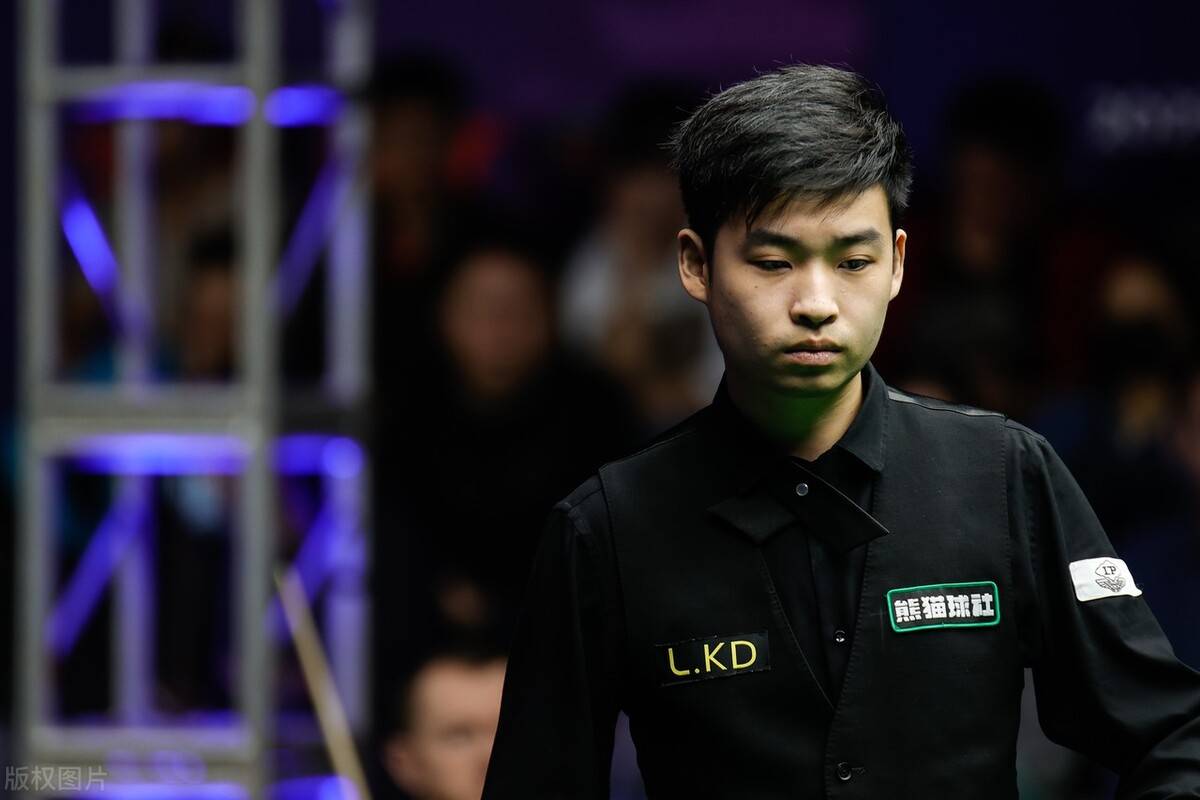 55岁的九头身裁判靠体态一天圈粉20万保鲜秘诀揭秘